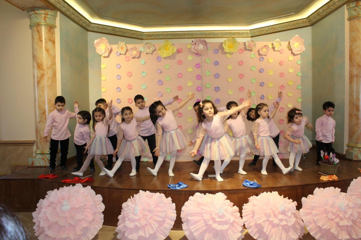 Հայեցի ապրումներ Հրանդ Տինք Դպրոցի մէջ